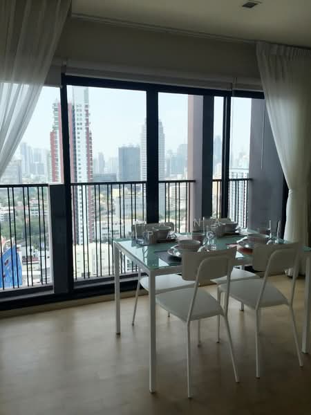 Noble Reveal, Bangkok