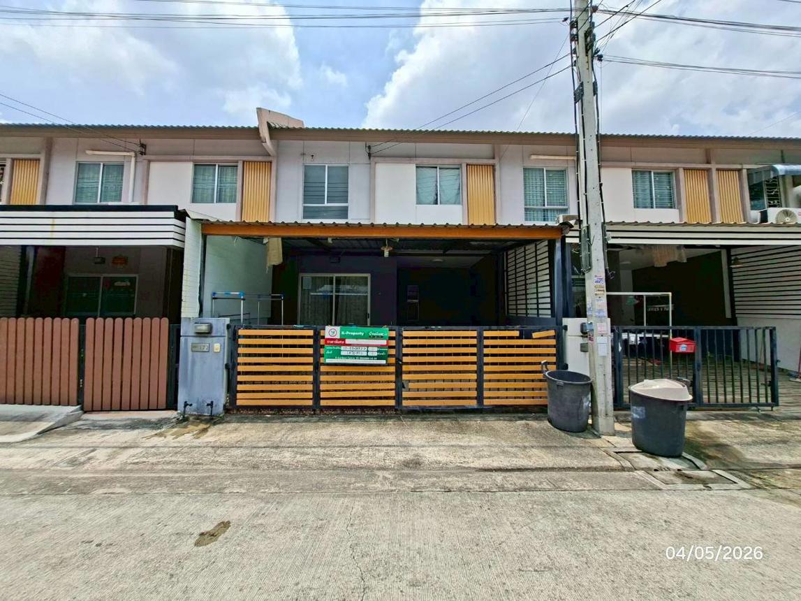 Townhouse, Baan Phruksa 111 (Rangsit-Bangpoon 2) in Pathum Thani Province, Pathum Thani