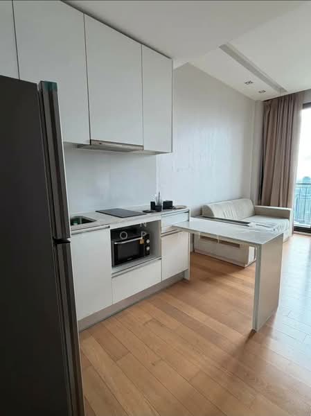 Equinox Phahol Vibha, Bangkok
