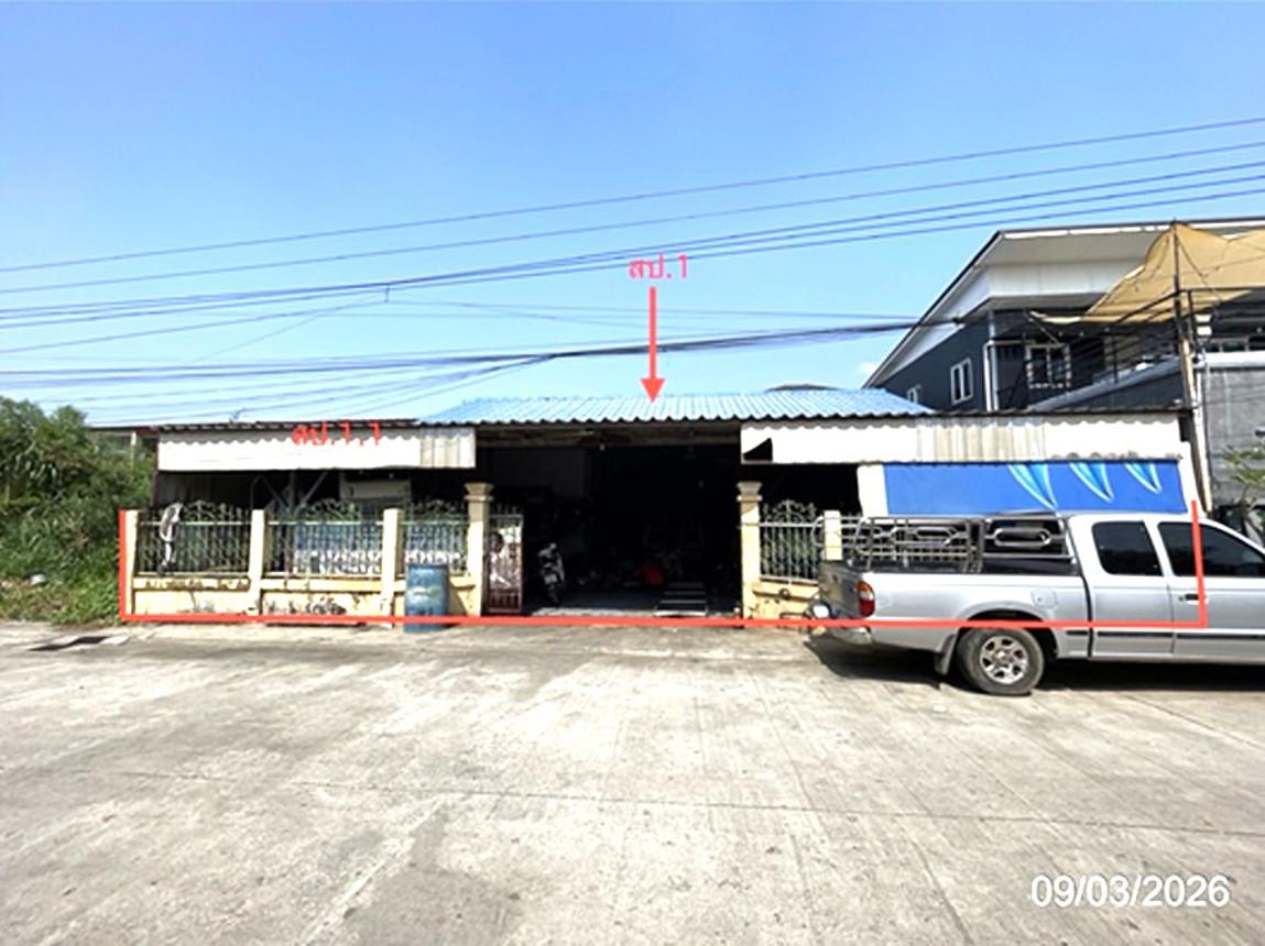 Single-family house in Samwah Canal, Bangkok Metropolis