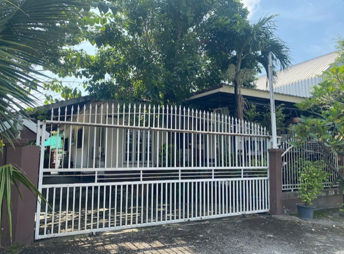 Single-Family House in Tak Province, Tak
