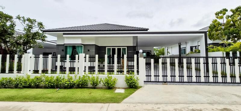 Modern Classic House for Sale 3 Bedrooms in Mabprachan, Chon Buri (Pattaya)