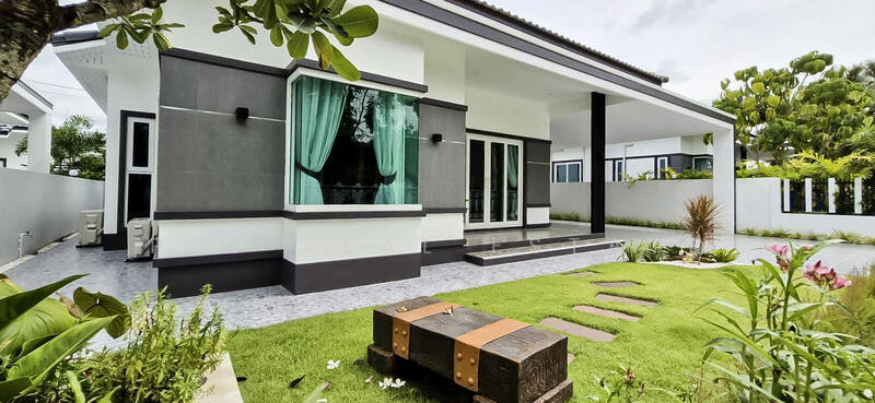 Modern Classic House for Sale 3 Bedrooms in Mabprachan, Chon Buri (Pattaya)