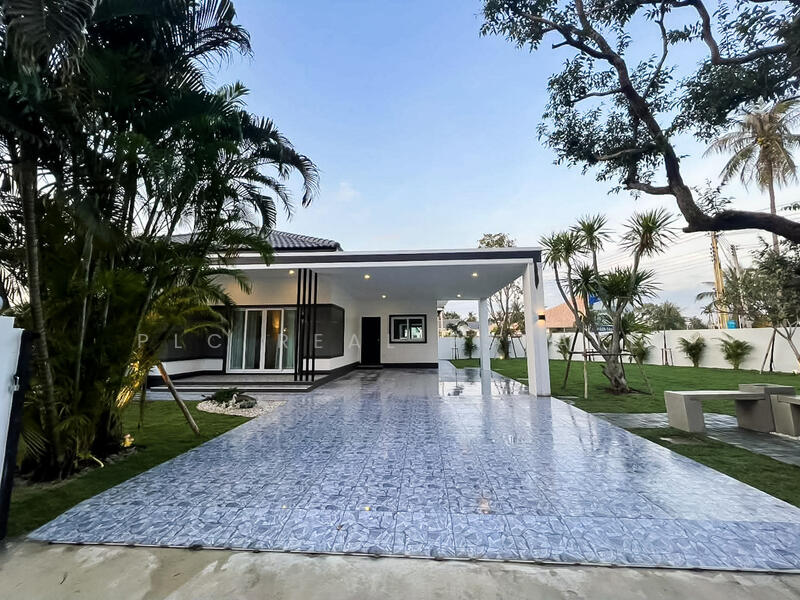 Modern Classic House for Sale 3 Bedrooms in Mabprachan, Chon Buri (Pattaya)