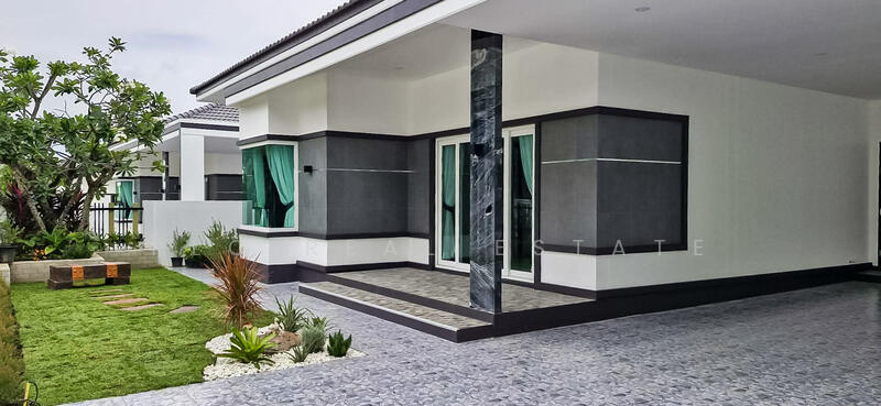Modern Classic House for Sale 3 Bedrooms in Mabprachan, Chon Buri (Pattaya)
