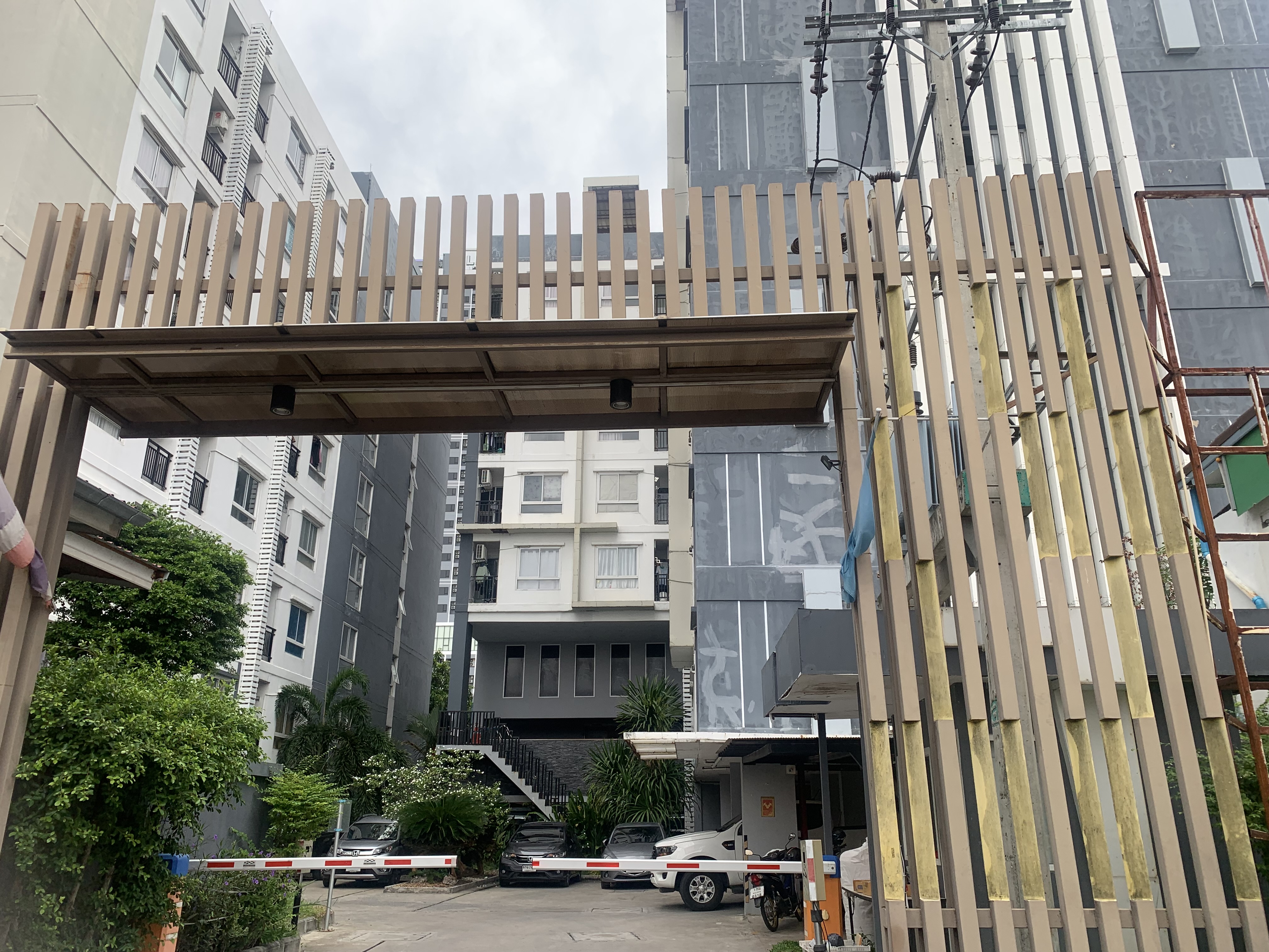 คอนโดมิเนียม โครงการเดอะ โมนาเวล เพชรเกษม 39