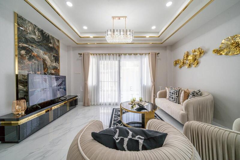 House near Terminal 21 Shopping Mall