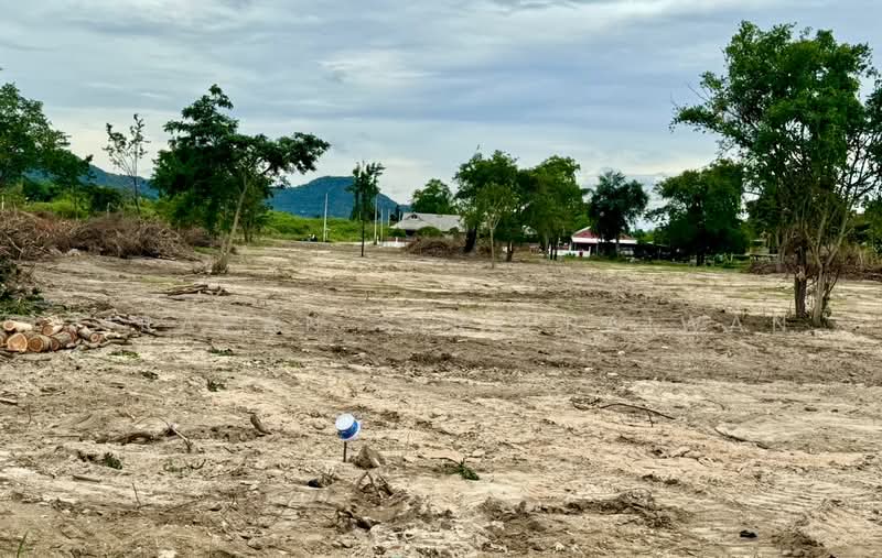 Land 12 rai (4.9 acre) facing Phetkasem Road (Highway 4) 10 km to Hua Hin city, Phetchaburi