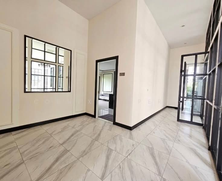 Chelemony Studio, Bangkok