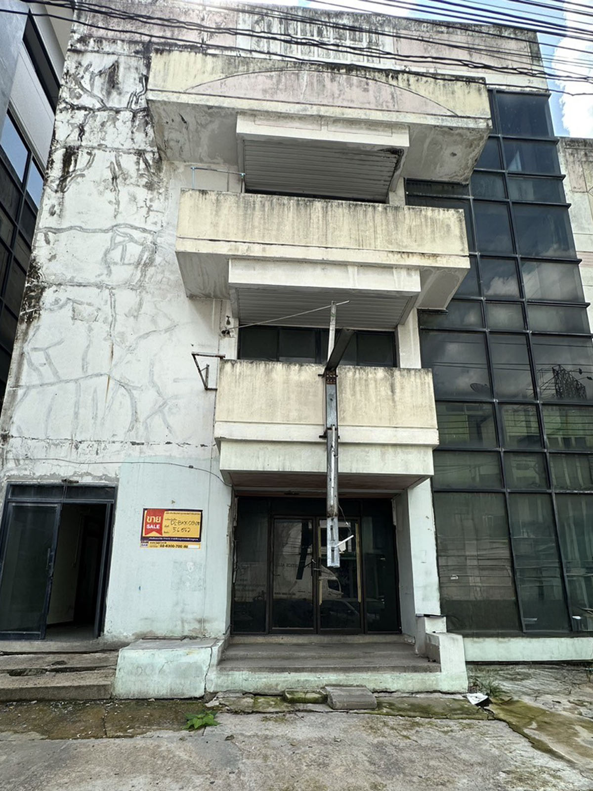 อาคารสำนักงาน 4 ชั้น โครงการแอร์พอร์ต มินิ ออฟฟิศ บางเขน