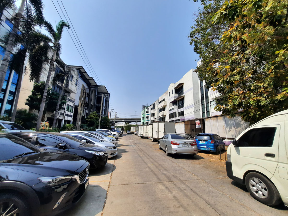 อาคารสำนักงาน 4 ชั้น โครงการแอร์พอร์ต มินิ ออฟฟิศ บางเขน