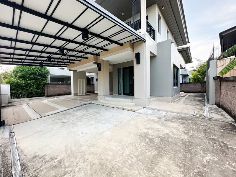 Setthasiri Ratchaphruek-Charan 2, Bangkok