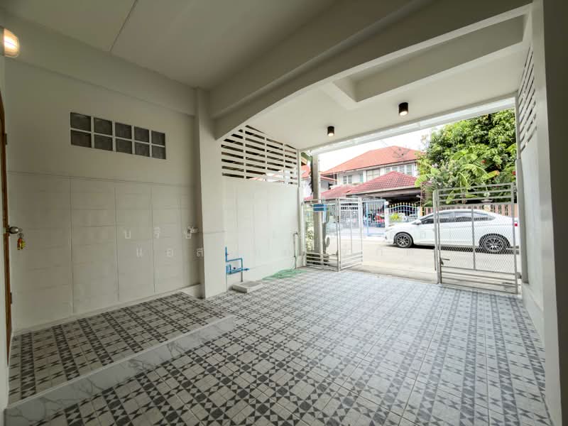 Buathong Thani, Nonthaburi