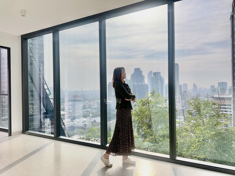 Tait Sathorn 12, Bangkok