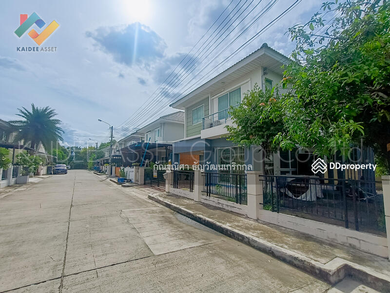 The Villa Rattanathibet, Nonthaburi