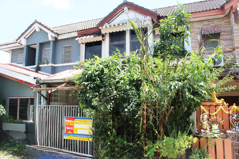 Townhouse at Premaporn Rangsit Klong 11 Project