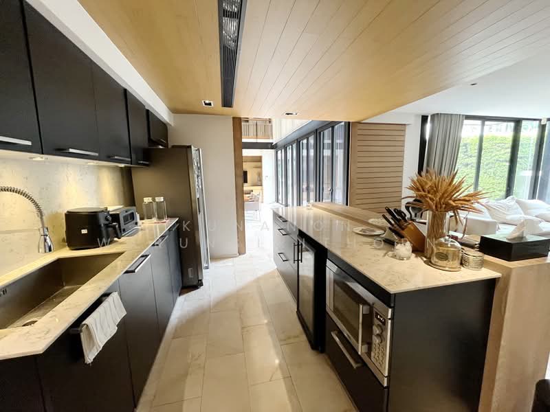 Luxury 2-Storey Detached House with Private Pool | Rama 9 Area near HomePro Rama 9 (081-434-9959), Bangkok