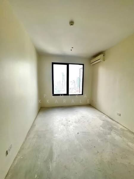 Villa Asoke, Bangkok