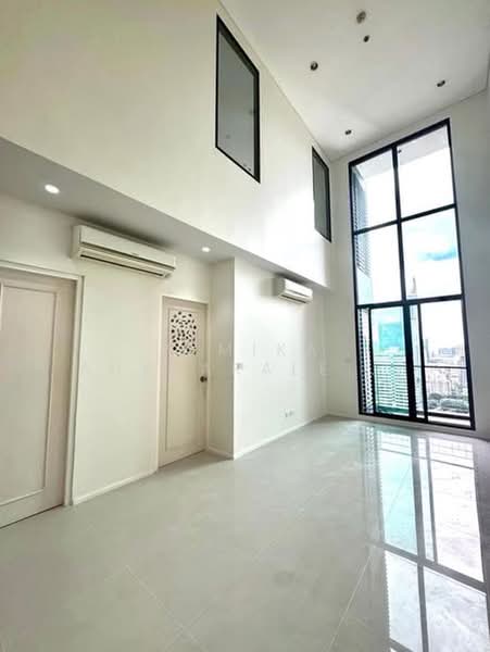 Villa Asoke, Bangkok