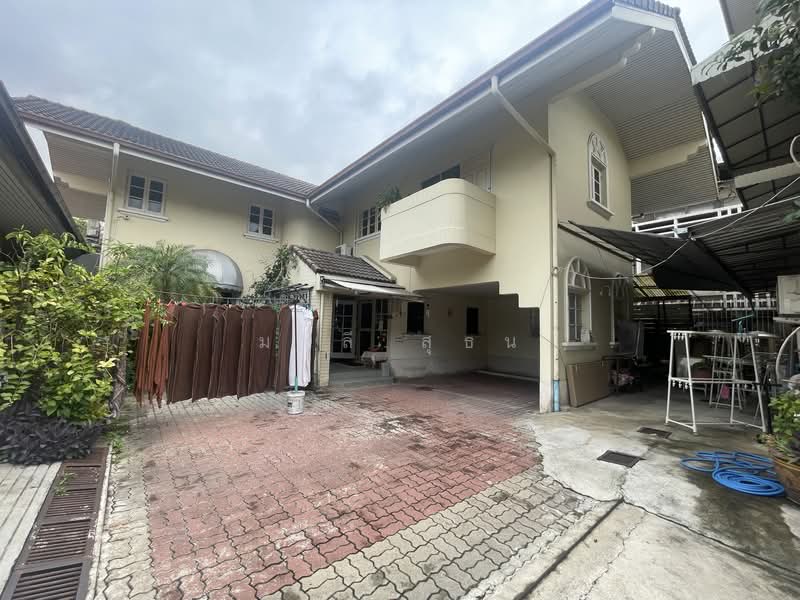Land Soi Sailom (Soi Phahonyothin 8), Bangkok