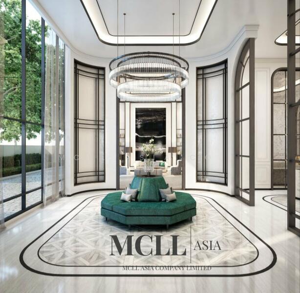 Muniq Langsuan, Bangkok