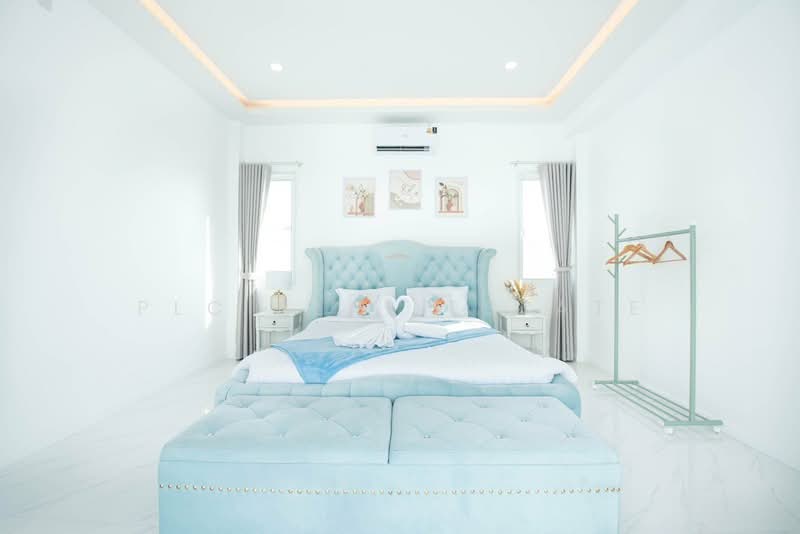 Spacious 6-Bedroom Pool Villa for Sale in Huay Yai, Chon Buri (Pattaya)