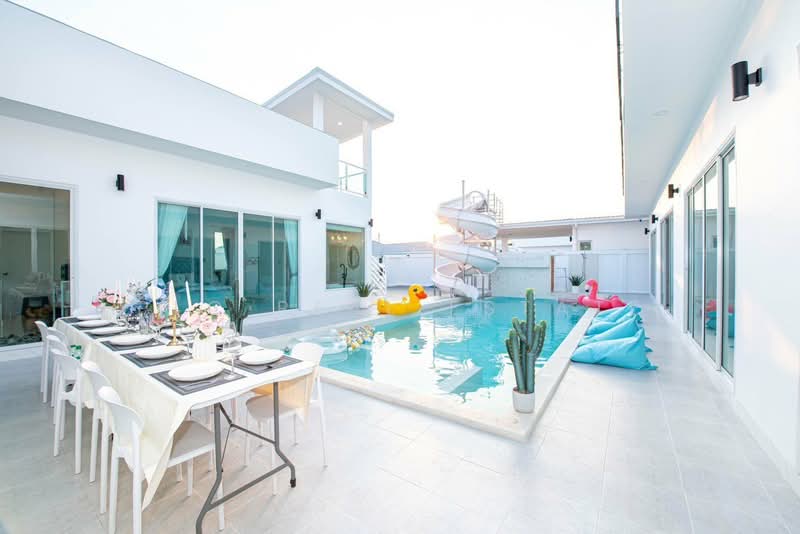 Spacious 6-Bedroom Pool Villa for Sale in Huay Yai, Chon Buri (Pattaya)