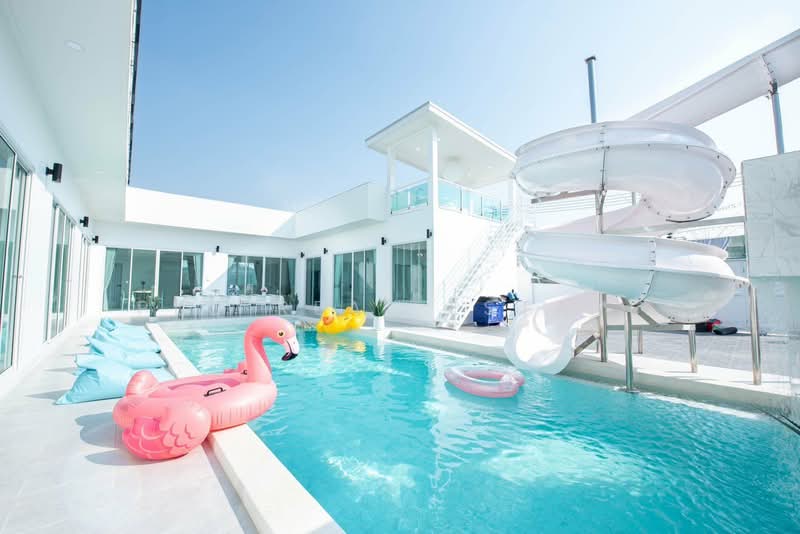 Spacious 6-Bedroom Pool Villa for Sale in Huay Yai, Chon Buri (Pattaya)
