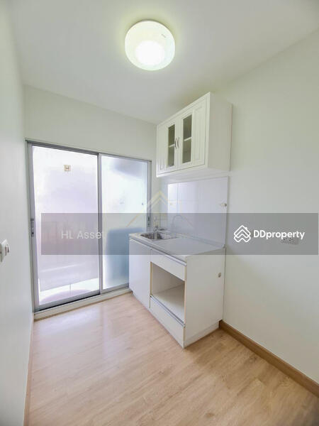 Ploen Ploen Condominium Samakkhi-Tiwanon, Nonthaburi