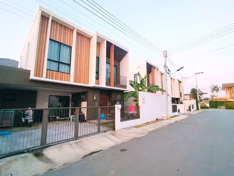 หมู่บ้านชานไม้ รังสิต-คลอง3, Pathum Thani