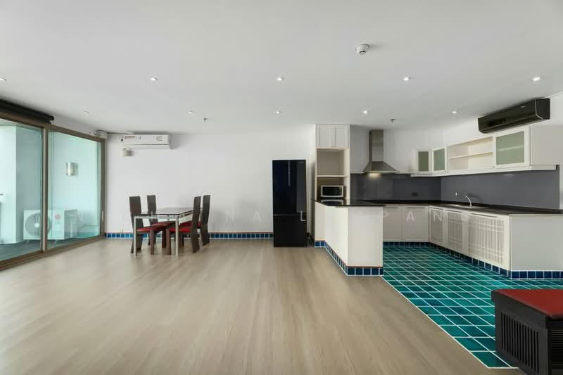 The Natural Place Suite, Bangkok