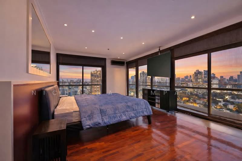 The Natural Place Suite, Bangkok
