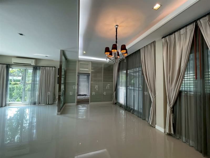 Bangkok Boulevard Rama 9-Srinakarin, Bangkok