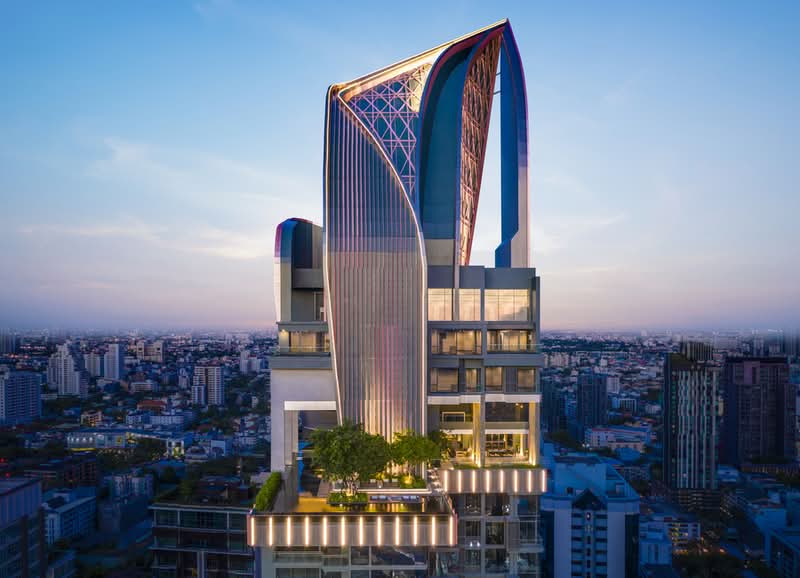 LAVIQ Sukhumvit 57, Bangkok