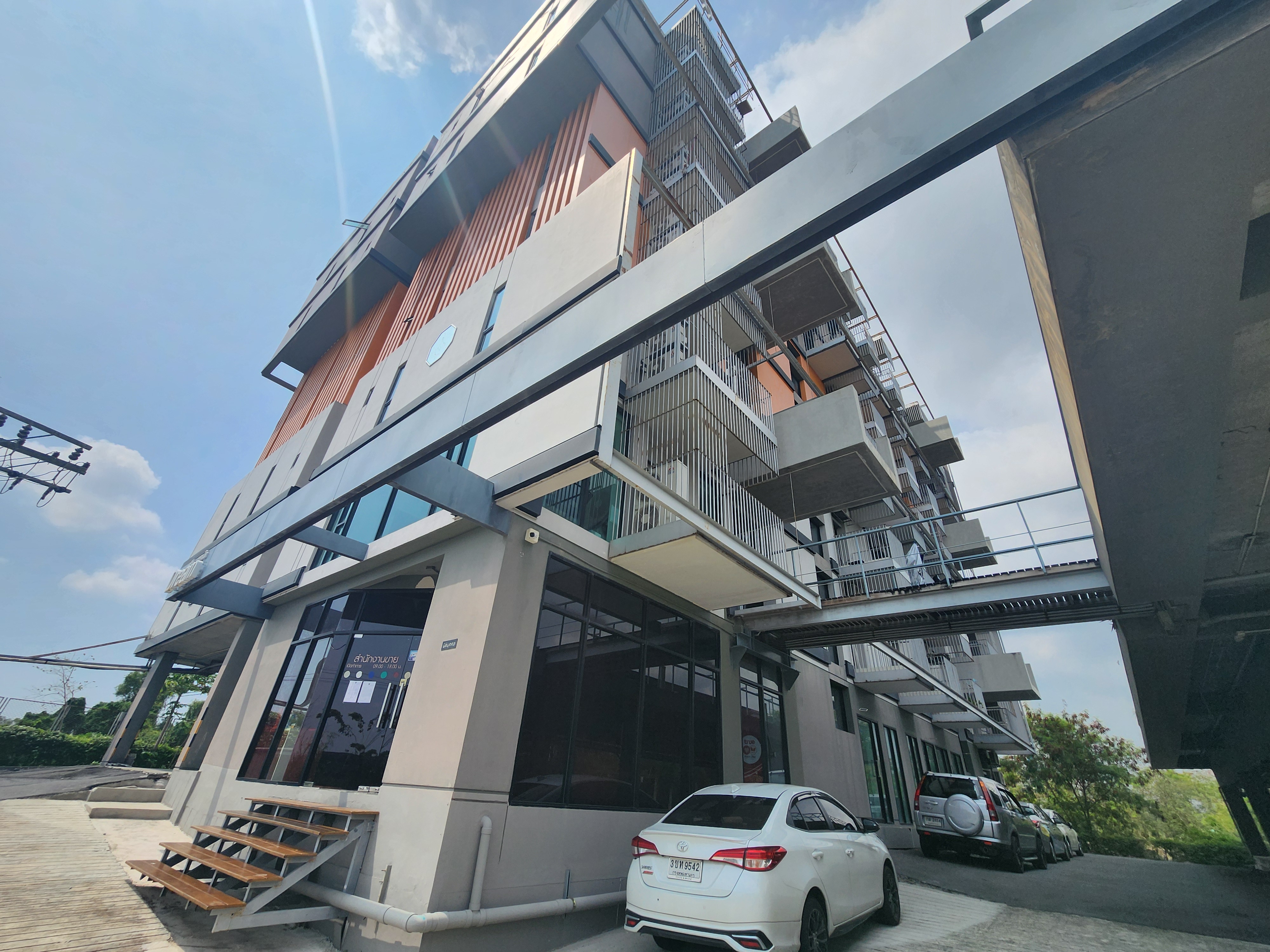 คอนโดมิเนียม โครงการดรีมบ็อกซ์ บางเสาธง บ้านเดี่ยวสไตล์ บ้านพักอาศัยในย่านบางเสาธง