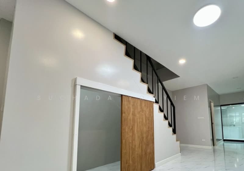 3-BR Townhouse, Bangkok