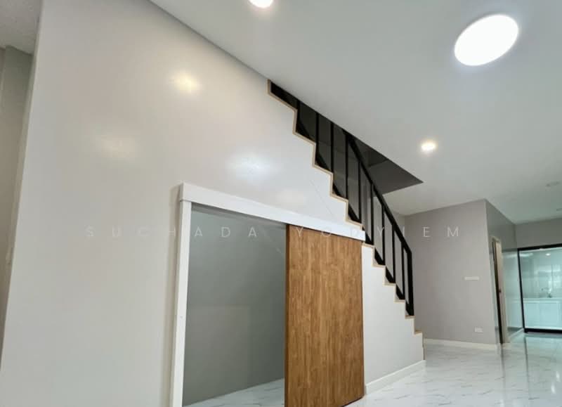 3-BR Townhouse, Bangkok