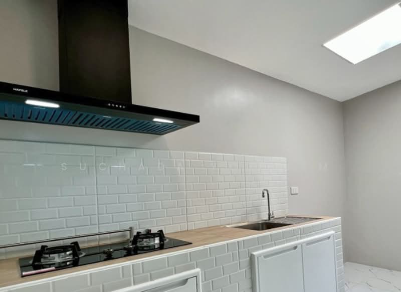 3-BR Townhouse, Bangkok