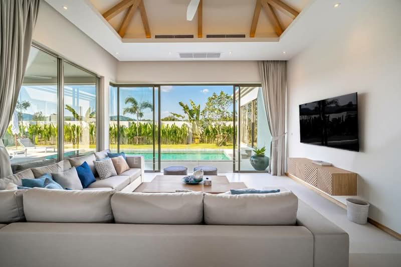 Trichada Breeze, Phuket