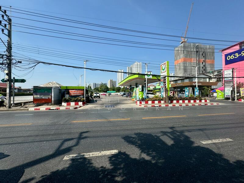 วุฒากาศ, Bangkok