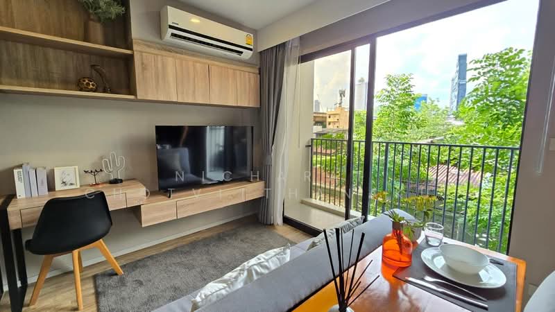 Blossom Condo @ Sathorn-Charoenrat, Bangkok