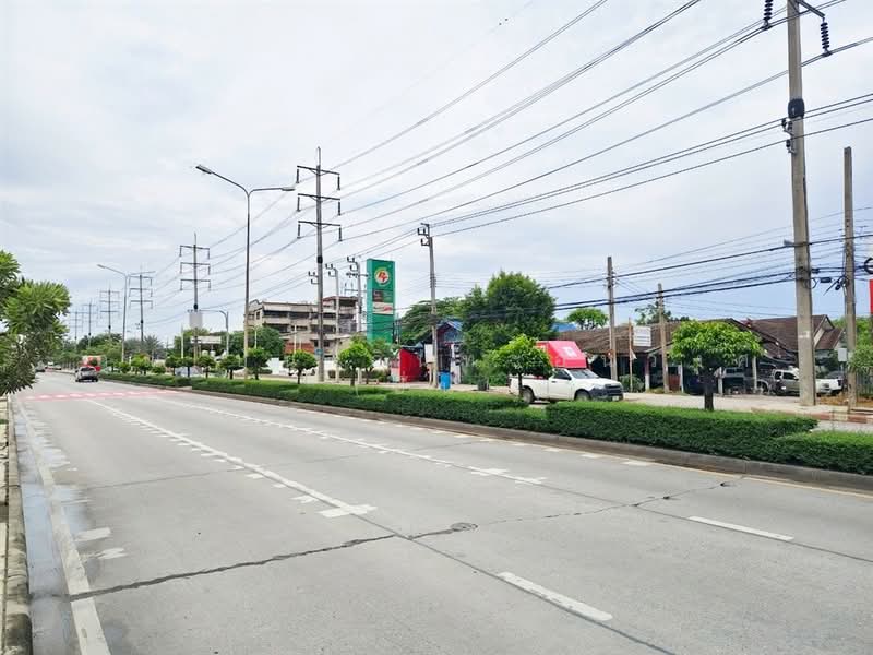ที่ดินเปล่า 1 ไร่ 15 ตร.ว. ถนนฉลองกรุง ใกล้ปั้ม PT ใกล้ซอยฉลองกรุง54, Bangkok