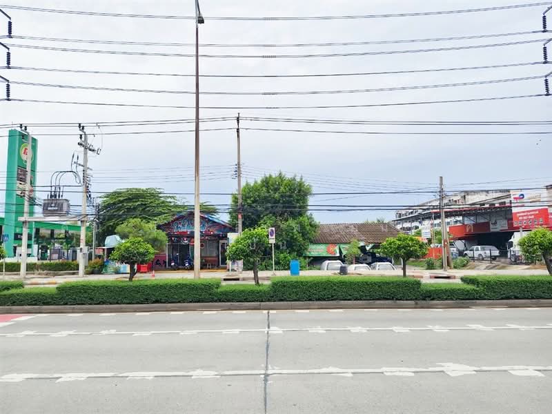 ที่ดินเปล่า 1 ไร่ 15 ตร.ว. ถนนฉลองกรุง ใกล้ปั้ม PT ใกล้ซอยฉลองกรุง54, Bangkok