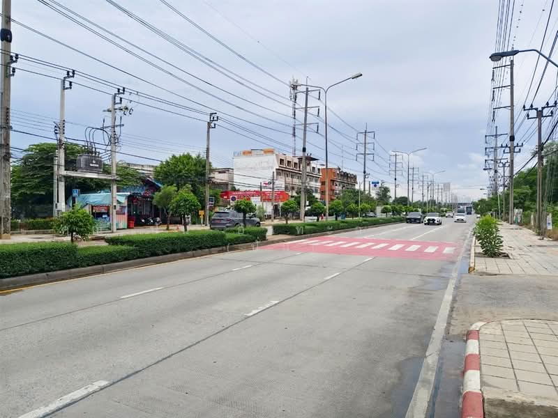 ที่ดินเปล่า 1 ไร่ 15 ตร.ว. ถนนฉลองกรุง ใกล้ปั้ม PT ใกล้ซอยฉลองกรุง54, Bangkok