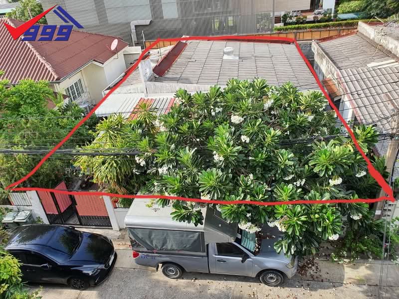Land for sale with House, area 54 sq.w., Huai Khwang, Ratchada, Bangkok