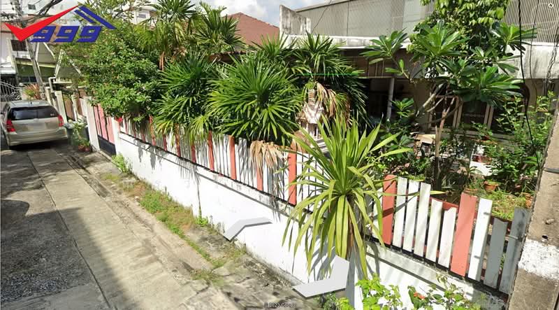 Land for sale with House, area 54 sq.w., Huai Khwang, Ratchada, Bangkok