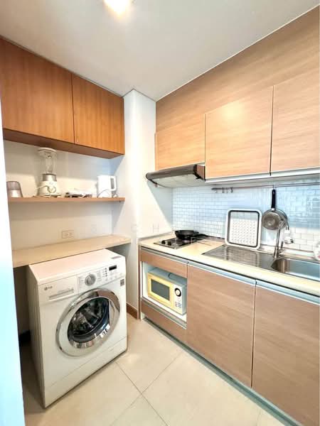 Le Luk Condominium, Bangkok