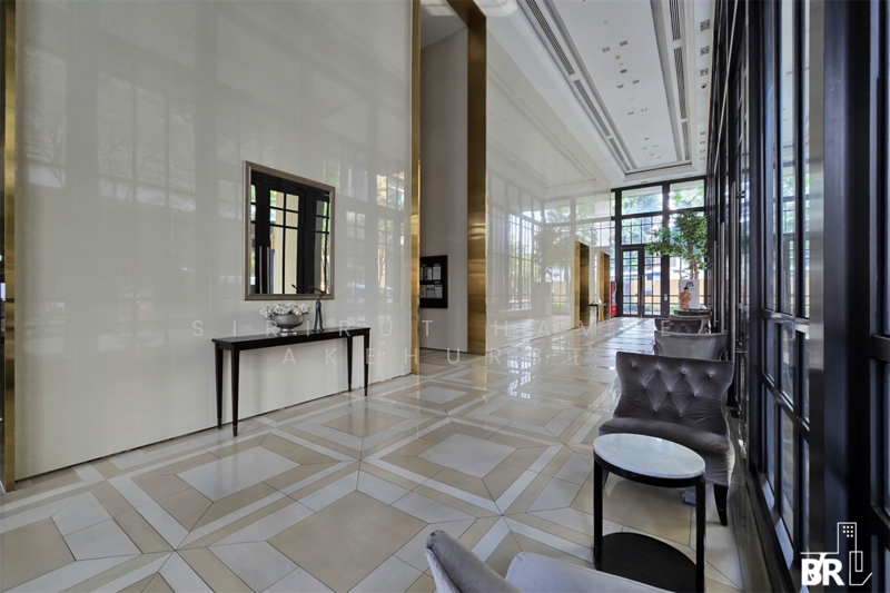 Equinox Phahol Vibha, Bangkok