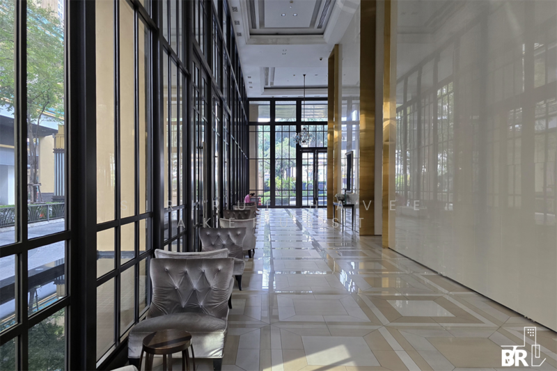 Equinox Phahol Vibha, Bangkok