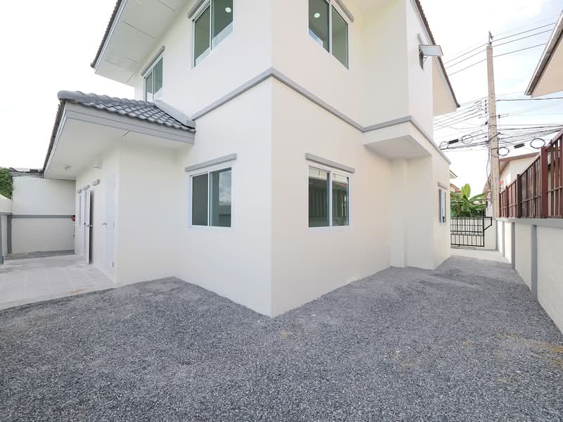 ขายราคาพิเศษ บ้านเดี่ยว 2 ชั้น 53.6 ตร.ว. ม.ซื่อตรง บางใหญ่ ขนาด 4นอน 4น้ำ บ้านสวย หลังใหญ่, Nonthaburi